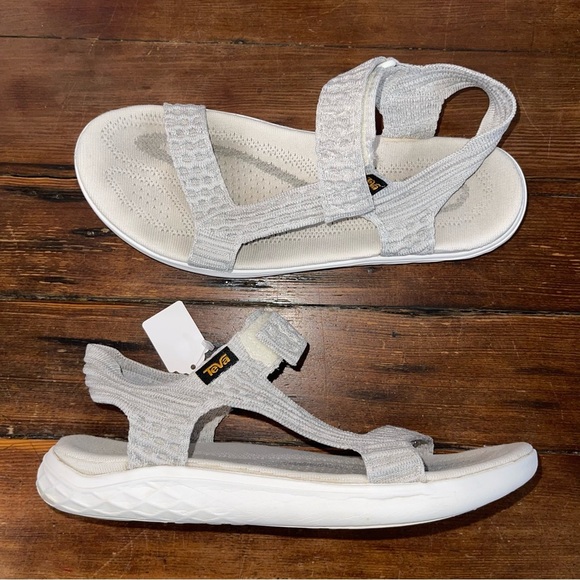 Teva active  Sandals women’s size 8 - Picture 1 of 5